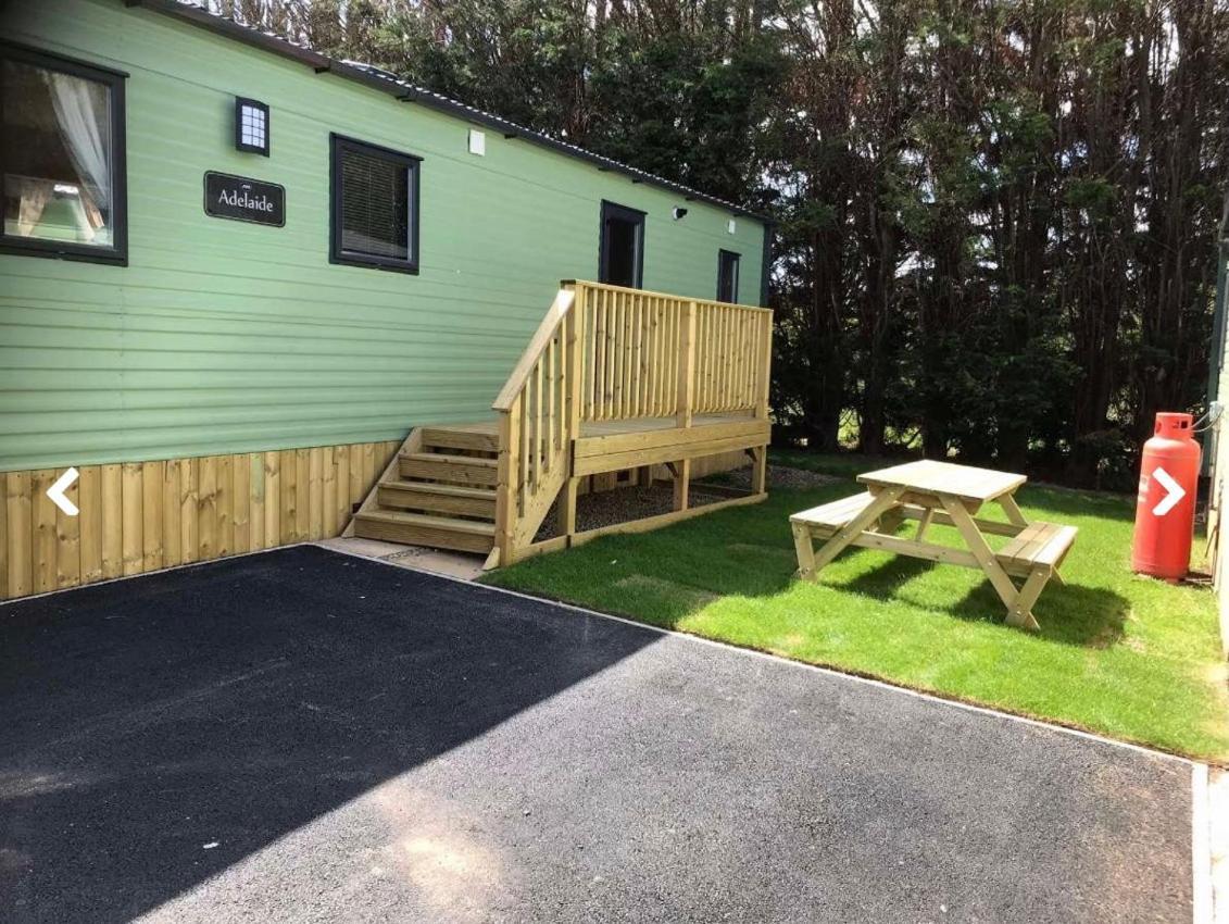 Appleblossom Lodge, Lido Leisure Park, ナレスボロ エクステリア 写真