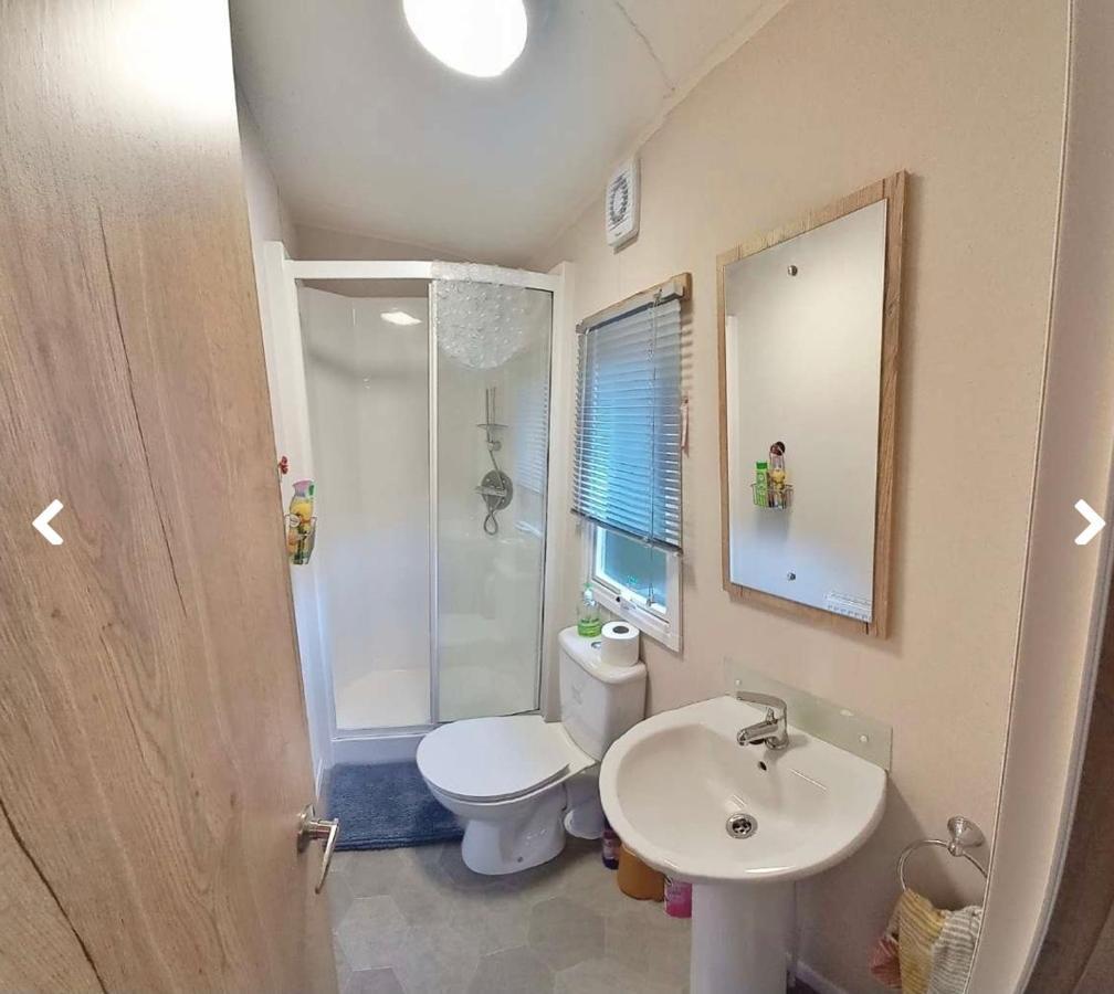 Appleblossom Lodge, Lido Leisure Park, ナレスボロ エクステリア 写真