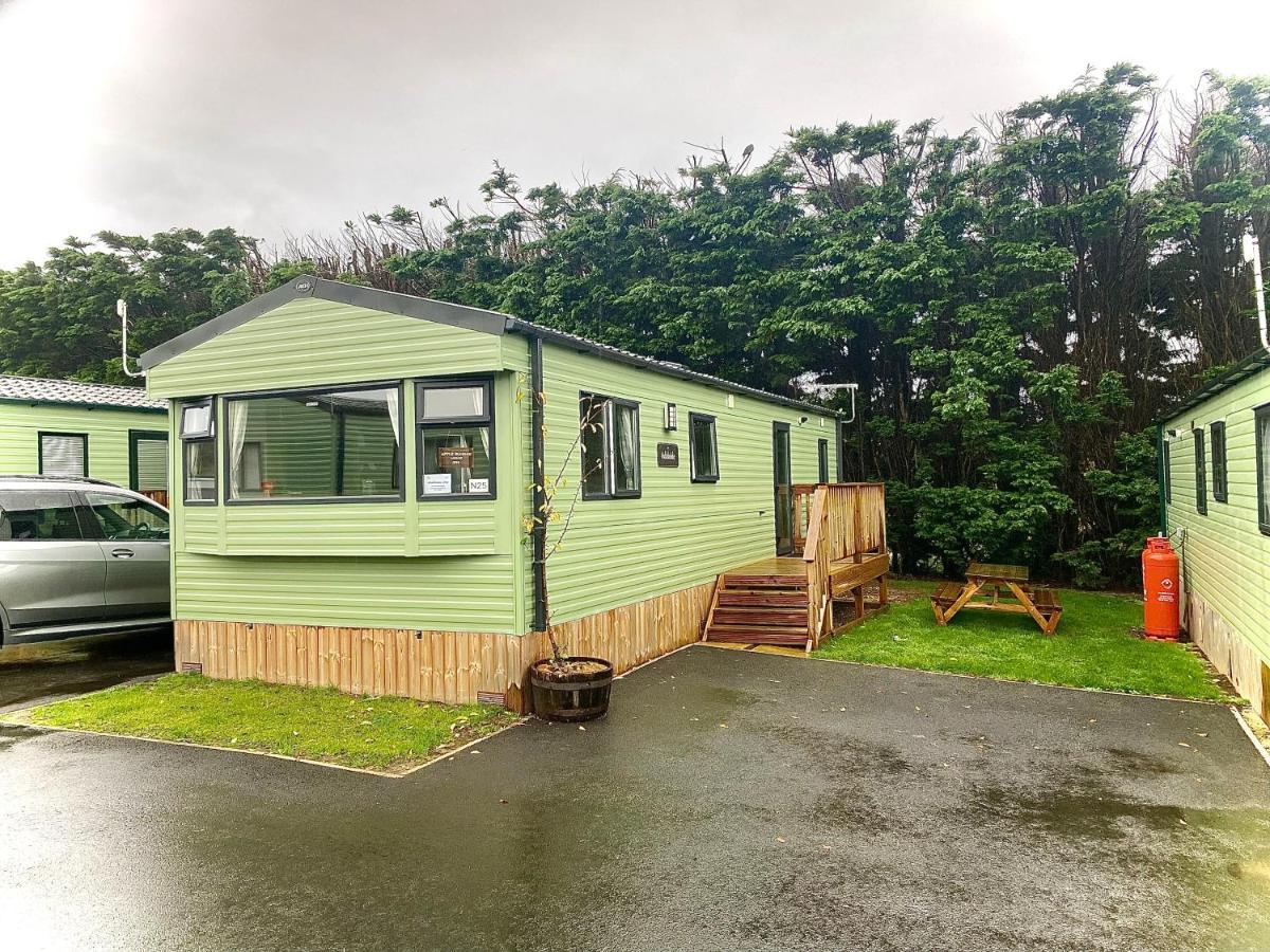 Appleblossom Lodge, Lido Leisure Park, ナレスボロ エクステリア 写真