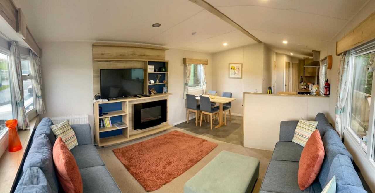 Appleblossom Lodge, Lido Leisure Park, ナレスボロ エクステリア 写真