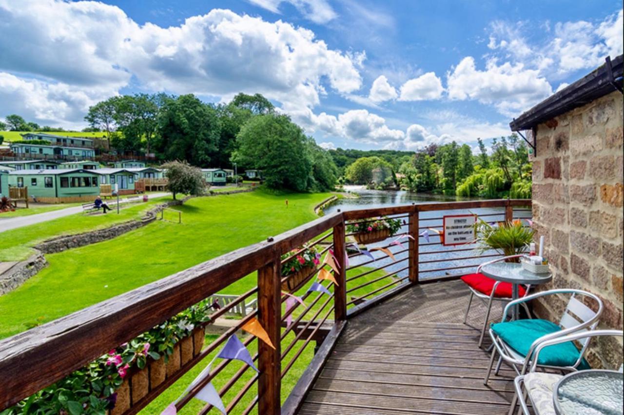 Appleblossom Lodge, Lido Leisure Park, ナレスボロ エクステリア 写真