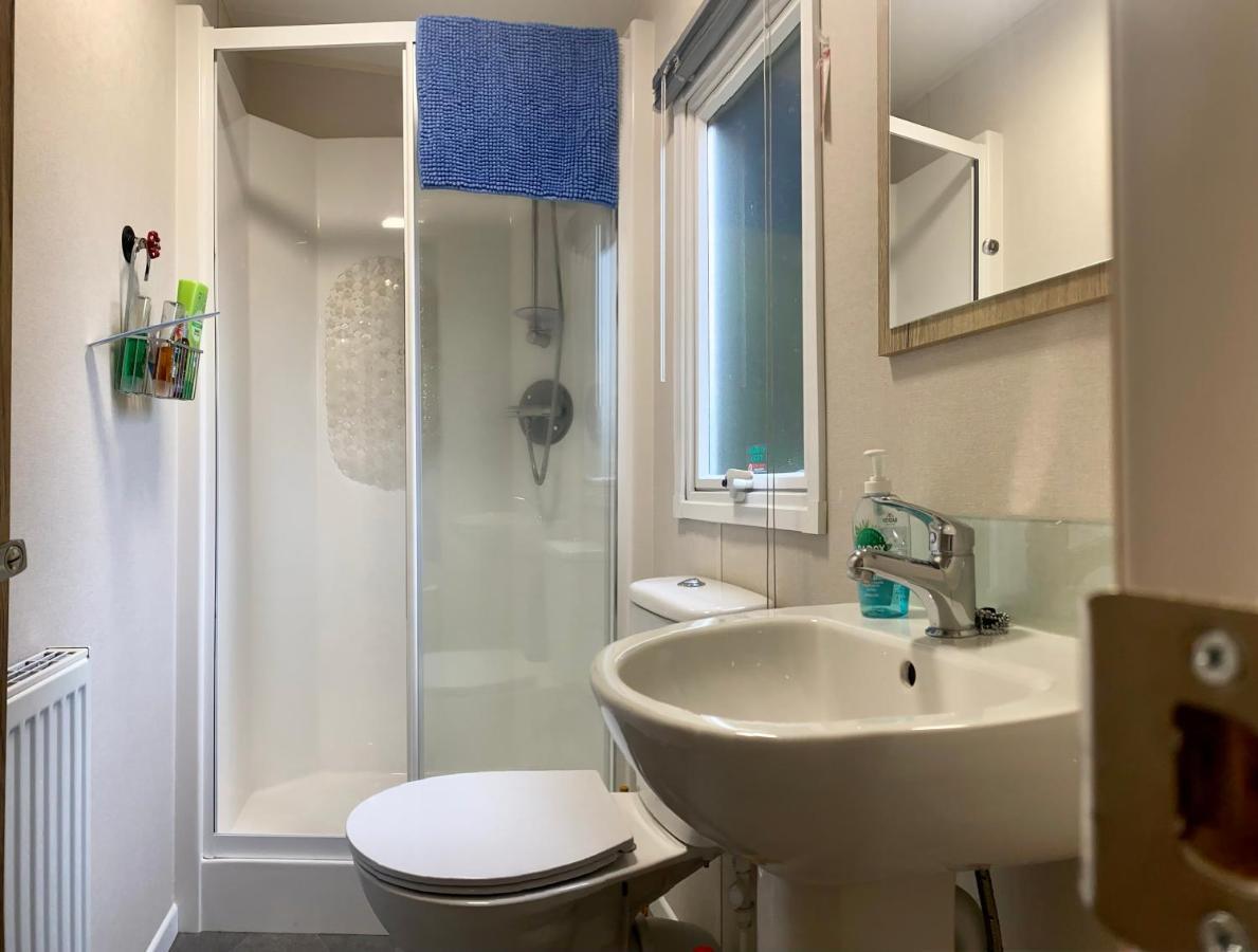 Appleblossom Lodge, Lido Leisure Park, ナレスボロ エクステリア 写真