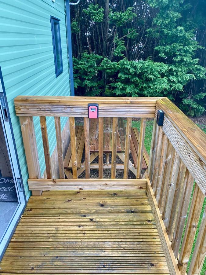 Appleblossom Lodge, Lido Leisure Park, ナレスボロ エクステリア 写真
