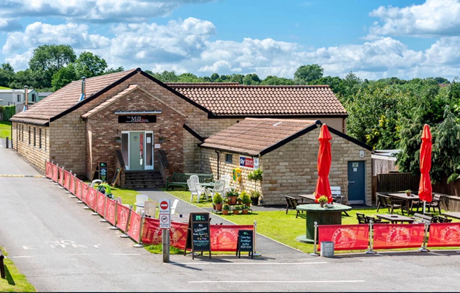 Appleblossom Lodge, Lido Leisure Park, ナレスボロ エクステリア 写真